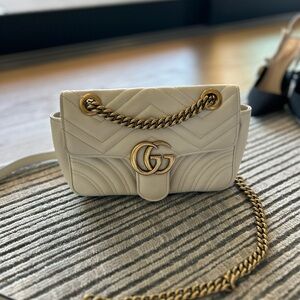 Gucci White Gold Quilted Shoulder Bag with Chain Strap